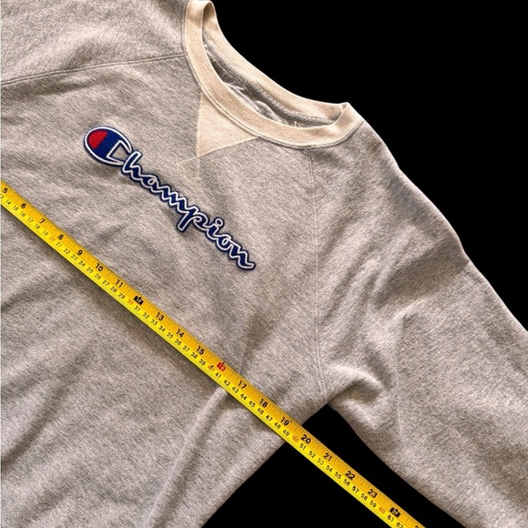 Women’s Champion Crewneck Sweater Size Medium Gray/beige - Picture 3 of 4